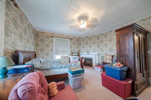 725 10th Ave, Whitaker PA  15120-1922 exterior