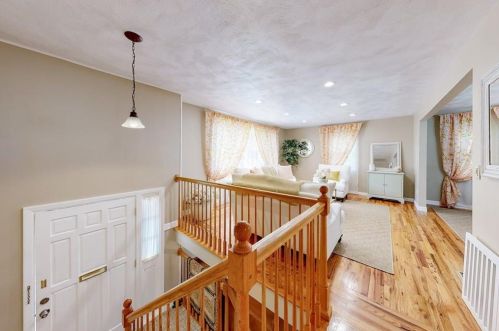 475 Elmgrove Ave, Providence, RI 02906-3471