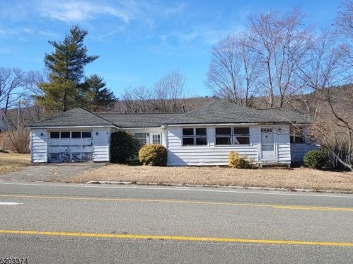 1543 Union Valley Rd, West Milford, NJ 07480-1359