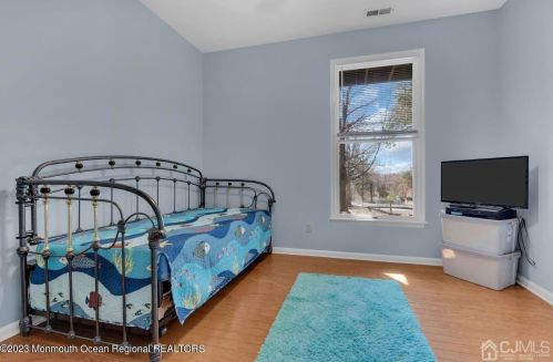 203 Commons At Kingswood Dr, East Brunswick NJ  08816-5209 exterior