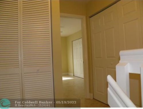 416 122 Ave, Hollywood FL  33026-2538 exterior