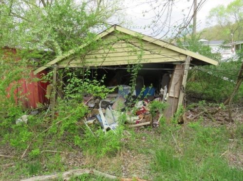376 Naomi Rd, Fayette City, PA 15438-1004