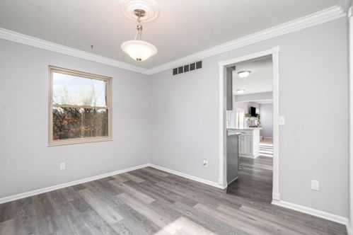 911 Fawnhill Dr, Covington KY  41017-9693 exterior