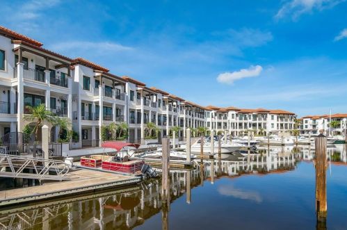 1035 Sandpiper St, Naples FL  34102-0625 exterior