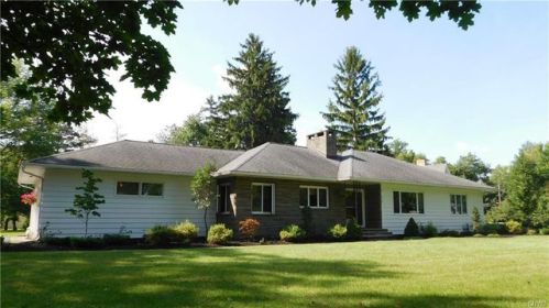 24 Melrose Rd, Auburn, NY 13021-9202