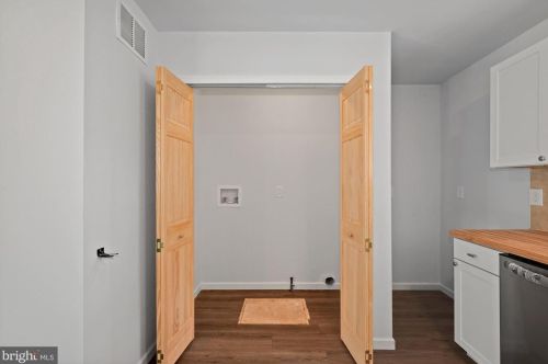 12 Poplar St, Swedesboro NJ  08085-1228 exterior