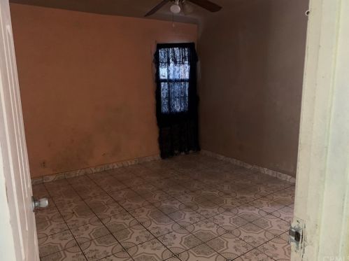 2541 Missouri Ave, South Gate CA  90280-3938 exterior