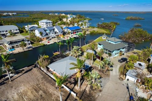 267 Flamingo St, Fort Myers Beach, FL 33931-4311