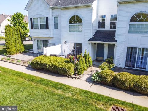 19 Dover Ct, Tinton Falls, NJ 07712-7763