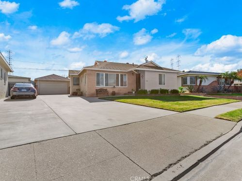 6708 Daneland St, Lakewood, CA 90713-2101
