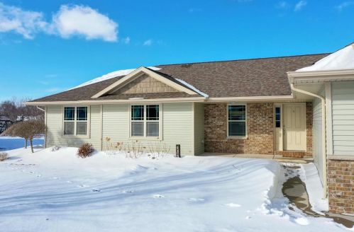 3049 Valley Creek Dr, Green Bay, WI 54311-5995