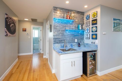 4134 Narragansett Ave, San Diego CA 92107-2619 exterior