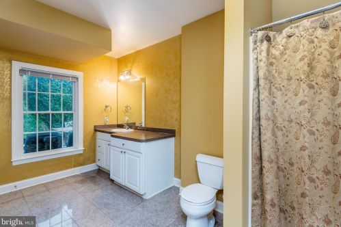 17 Westwind Dr, Lemoyne PA  17043-1233 exterior