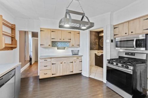 73 49th St, Bayonne NJ  07002-4015 exterior