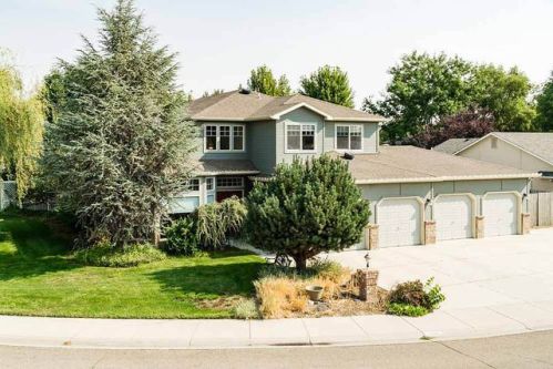 1686 Summerfalls Dr, Meridian, ID 83646-5580