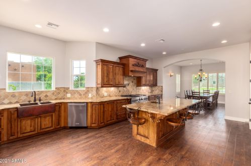 2710 Cattle Dr, Gilbert AZ  85297-8116 exterior