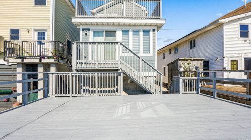 54 12th Rd, Far Rockaway, NY 11693-1117