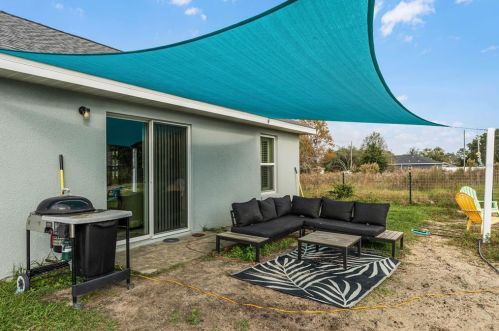 294 Malauka Loop, Ocklawaha FL  32179-6421 exterior