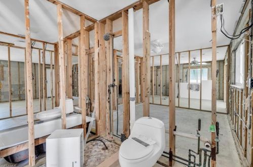 193 Hibiscus Dr, Fort Myers Beach FL  33931-3831 exterior