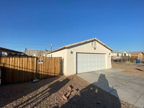 645 Mead Ln, Bullhead City, AZ 86442-5447