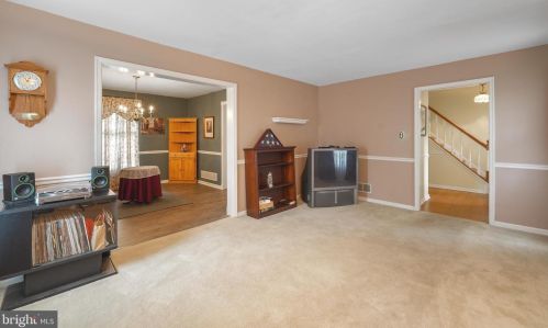 1351 Westminster Dr, Downingtown PA  19335-3655 exterior