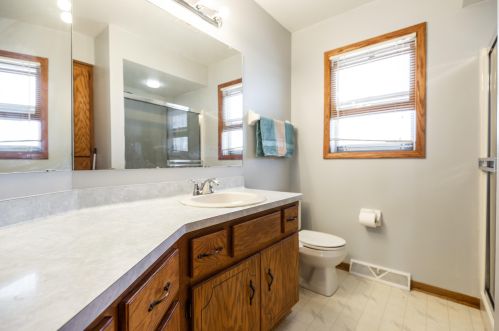 8100 Plainfield Ave, Milwaukee WI 53220-2843 exterior