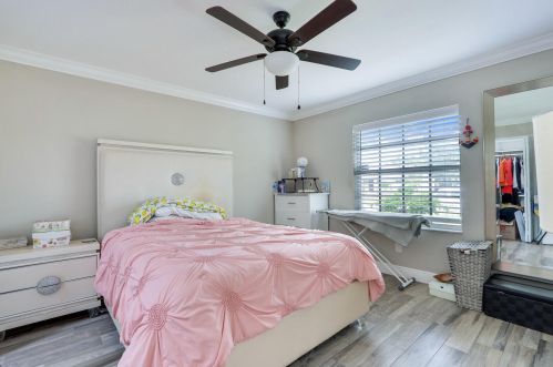 454 Saginaw Ave, Fort Pierce FL  34953-5990 exterior