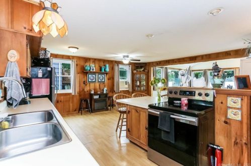 7 Lk Shr Dr, Exeter CT 06249-1934 exterior