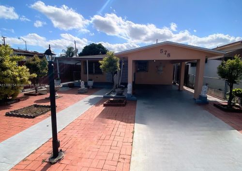 578 35th St, Hialeah, FL 33013-3032