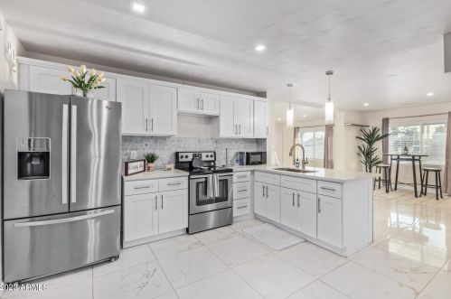 6501 20th Ave, Phoenix AZ  85015-1504 exterior