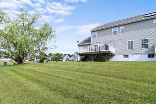 7 Woodfield Dr, Washingtonville NY  10992-1149 exterior