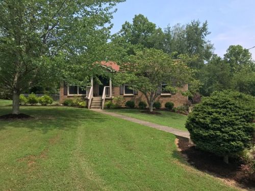 1617 Bobber Ct, Lagrange, KY 40031-9416