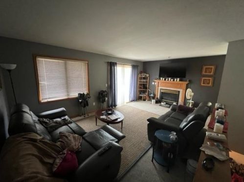 1018 Thompson Dr, Madison, WI 53704-7869