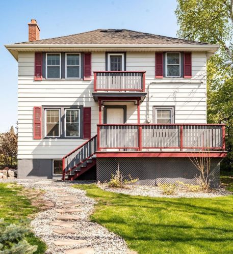 4102 Superior St, Duluth MN  55807-2725 exterior