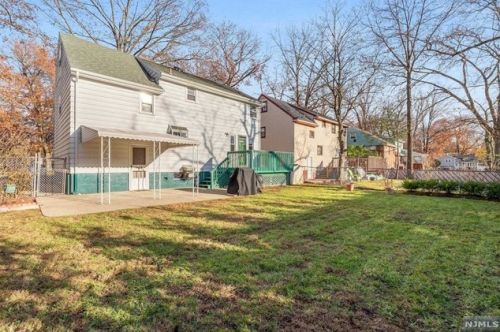284 Howell Rd, Englewood NJ  07631-2106 exterior