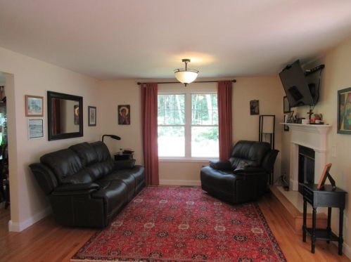 67 Standring St, Cumberland RI  02864-5221 exterior