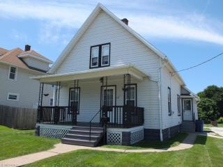 137 Perry Dr, Canton, OH 44708-5048