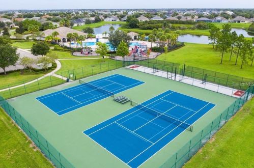 12704 Adventure Dr, Riverview FL exterior