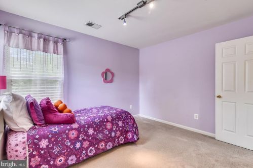 527 Rugby Ct, Purcellville VA  20132-3415 exterior