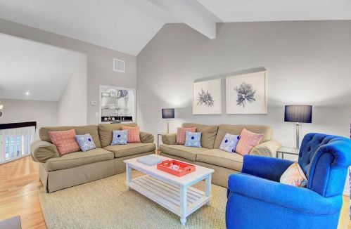 29 Fairway Dunes Ln, Isle Of Palms SC  29451-2840 exterior