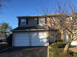 68 Holiday Dr, Woodbury, NY 11797-2319