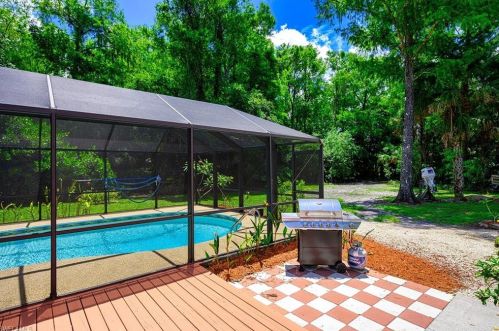 4300 15th Ave, Naples, FL 34116-5136