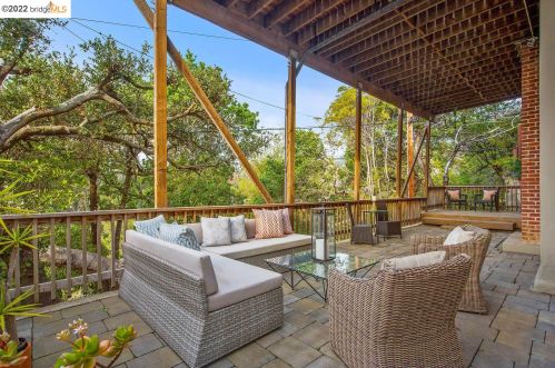 855 Glendome Cir, Oakland CA 94602-1413 exterior