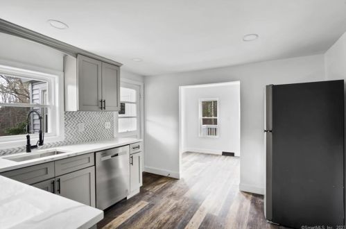 829 Bailey Hill Rd, Killingly CT  06241-1836 exterior