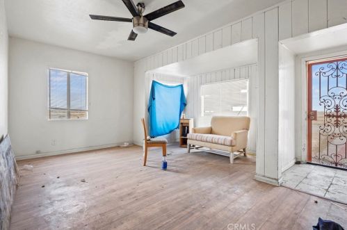 5041 Avenue, Lancaster CA  93534-7428 exterior