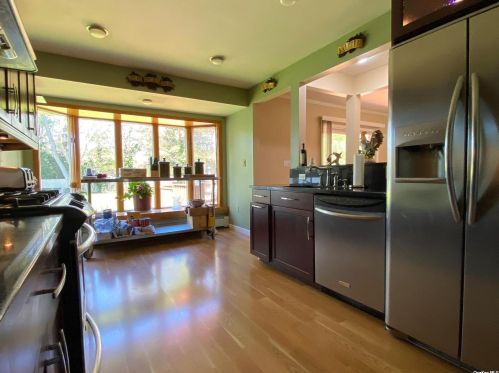 672 Larkfield Rd, Elwood NY  11731-5914 exterior