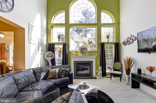 515 Florence Fields Ln, New Castle DE  19720-8752 exterior