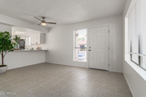 2849 Beck Ln, Phoenix, AZ 85032-3784