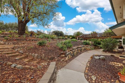 1322 Hamilton Ln, Escondido CA  92029-4316 exterior