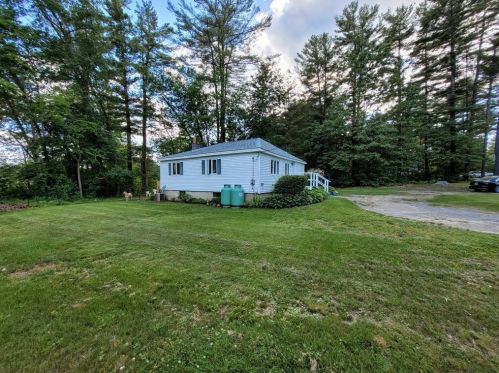 15 Great Pond Rd, Kingston NH  03848-3757 exterior